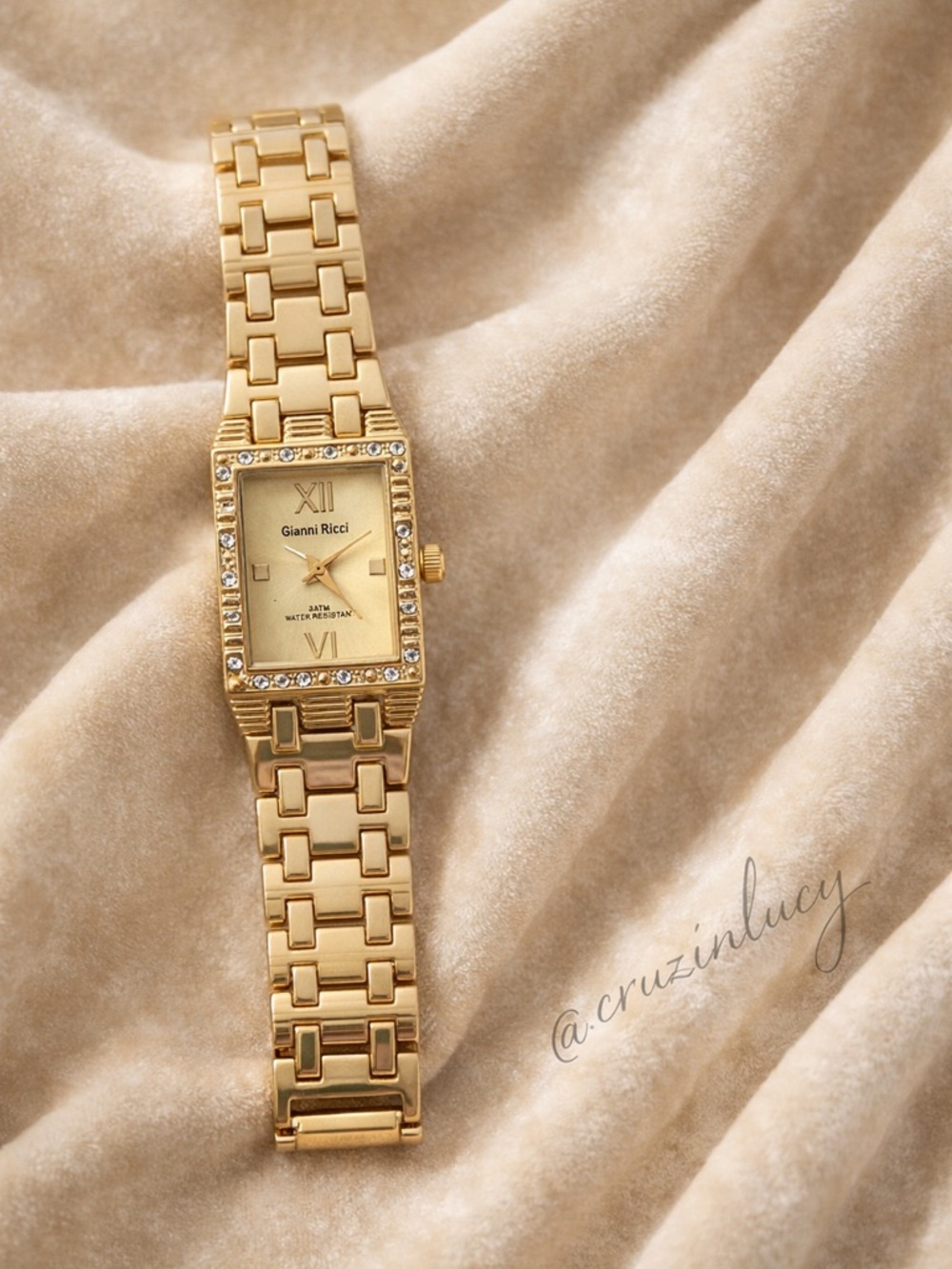 Elegant Gold-Tone Gianni Ricci Watch | Crystal Bezel - Picture 8 of 8